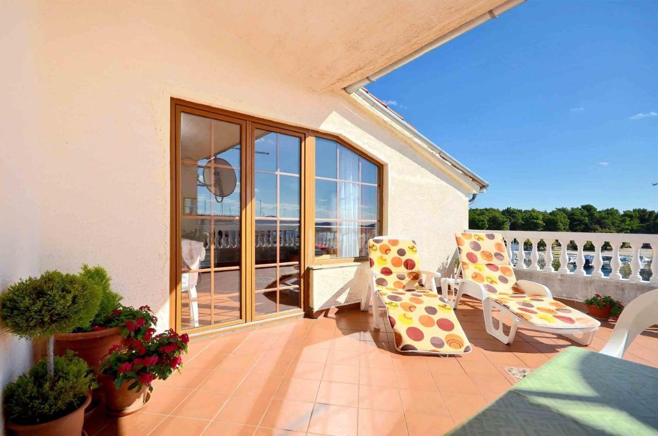 Apartment And Rooms Artina Vodice Luaran gambar