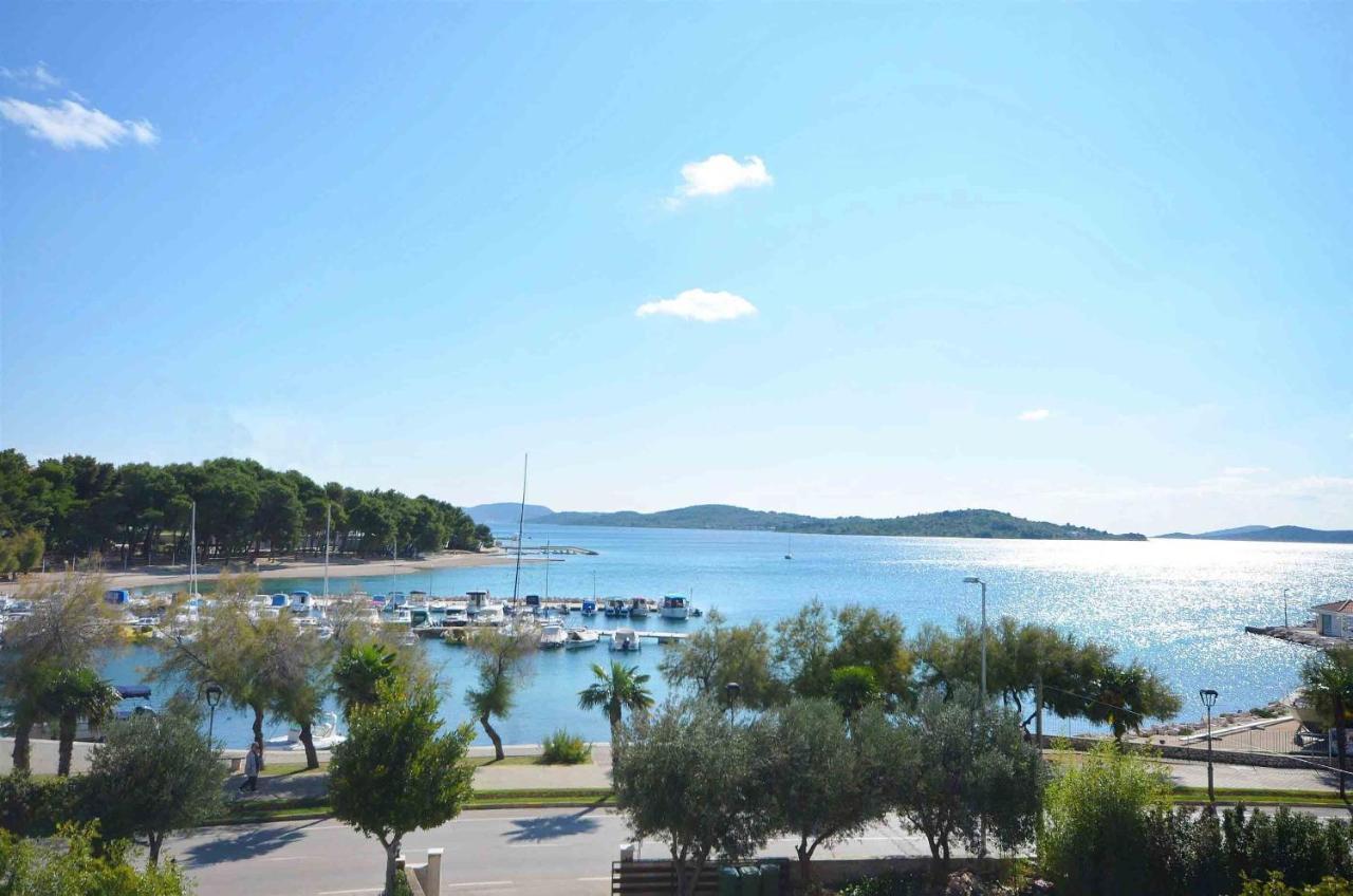 Apartment And Rooms Artina Vodice Luaran gambar