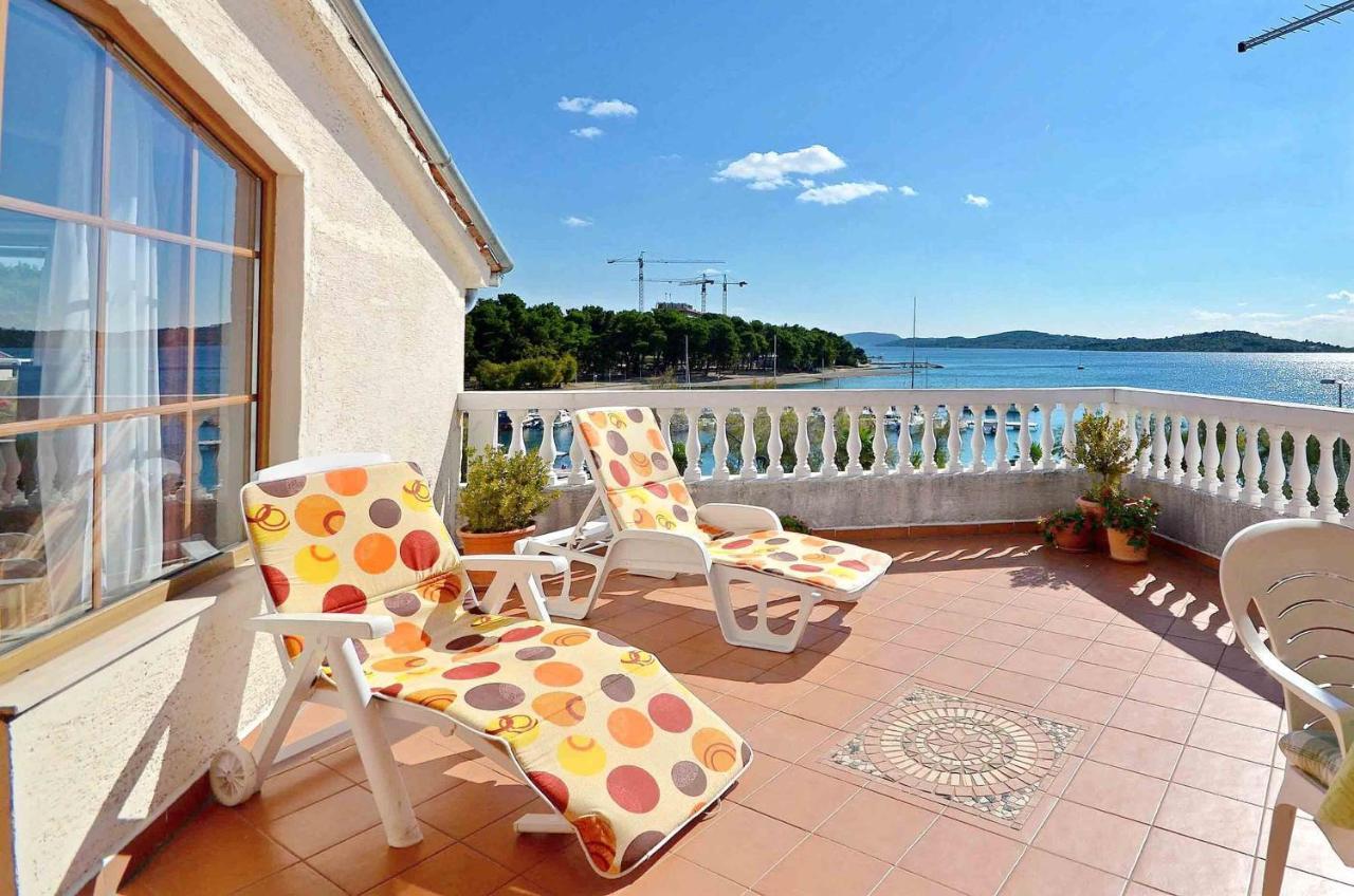 Apartment And Rooms Artina Vodice Luaran gambar