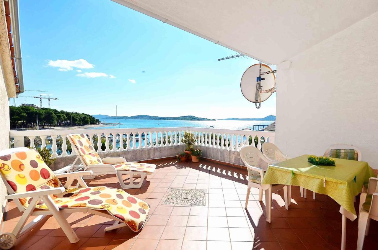 Apartment And Rooms Artina Vodice Luaran gambar