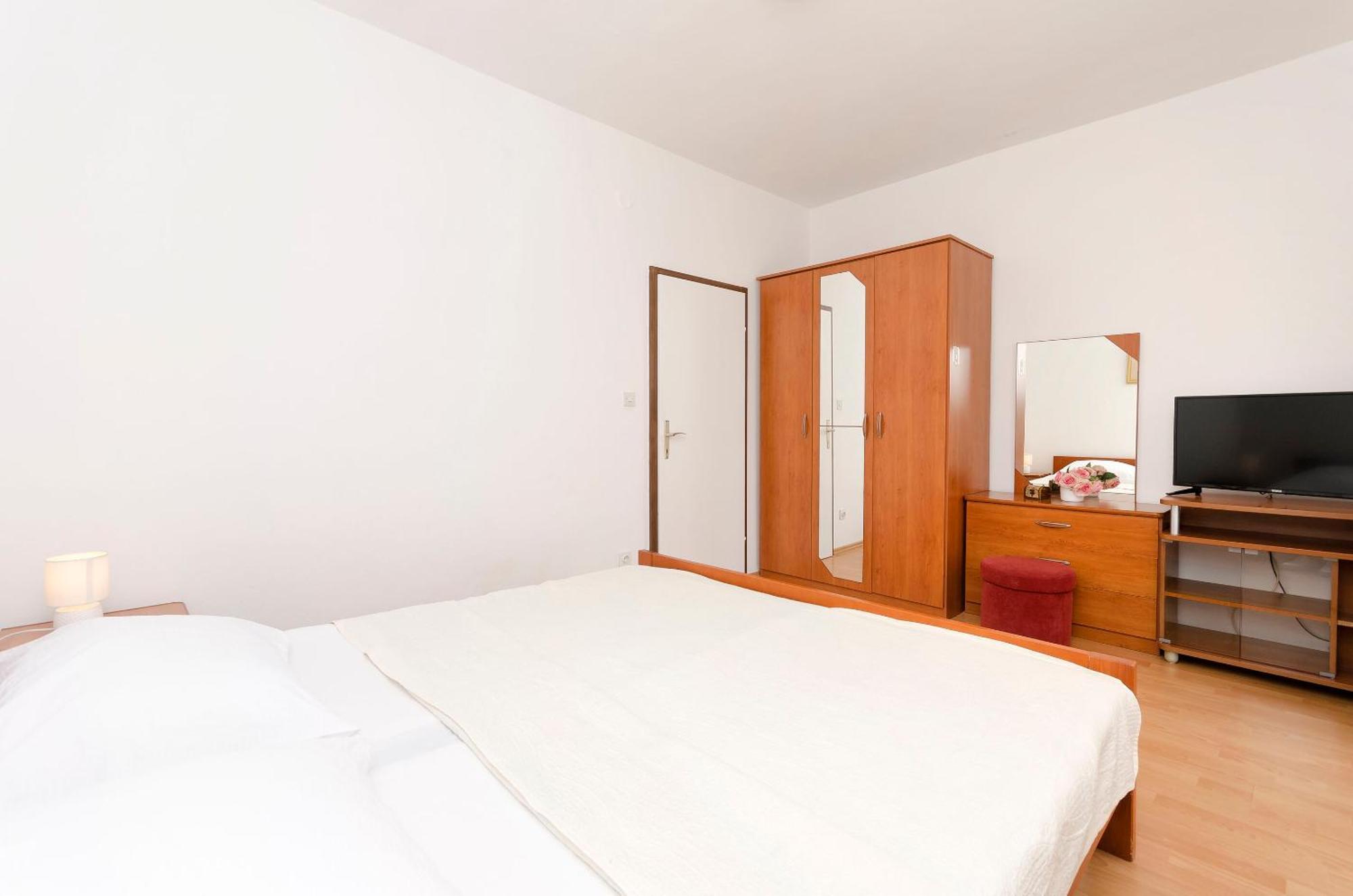 Apartment And Rooms Artina Vodice Luaran gambar