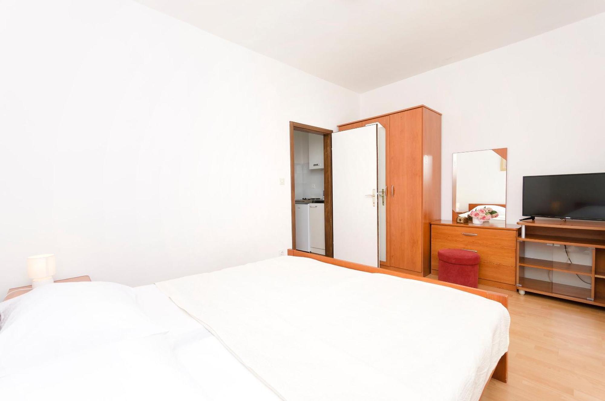 Apartment And Rooms Artina Vodice Luaran gambar