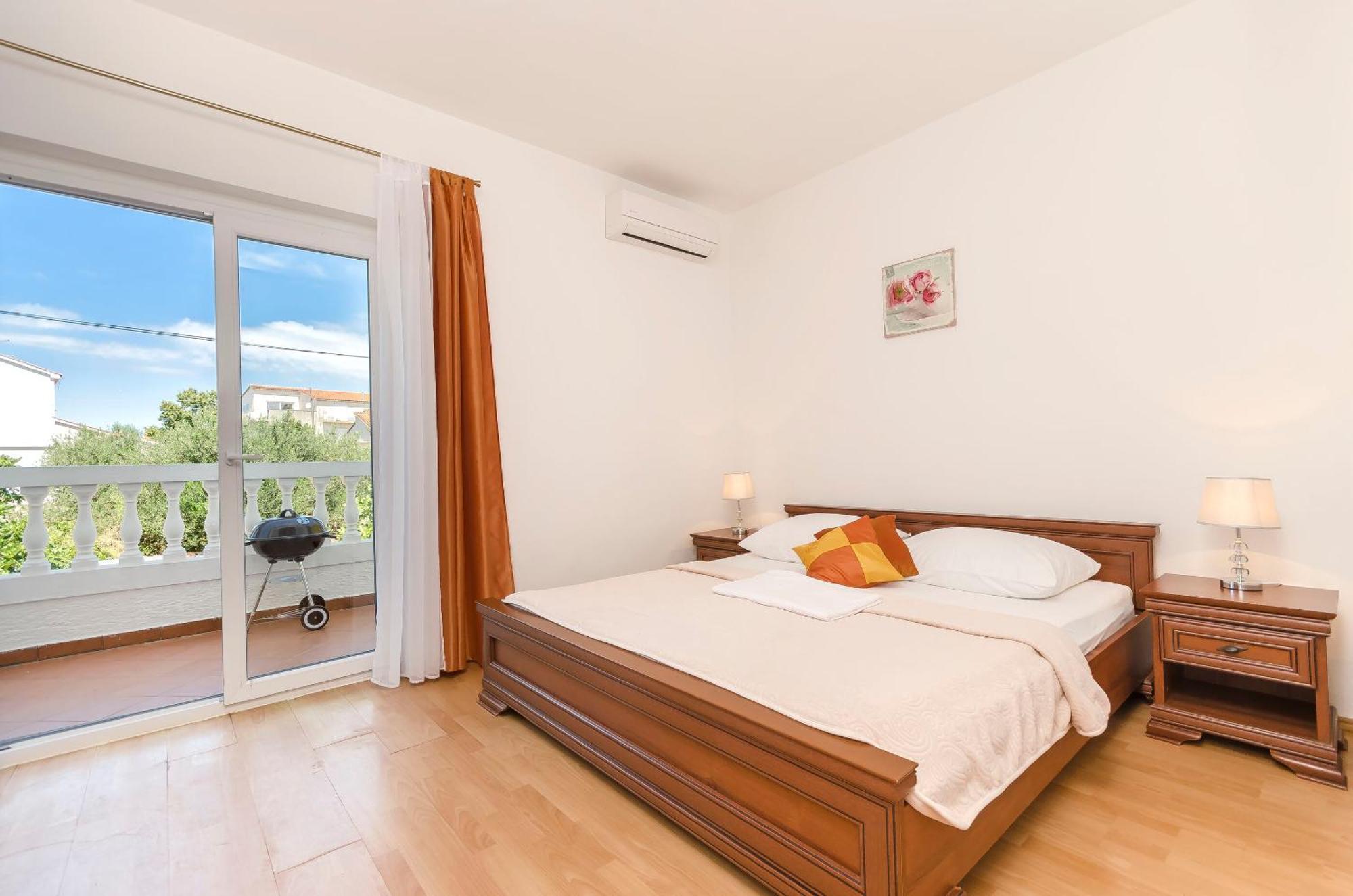 Apartment And Rooms Artina Vodice Luaran gambar