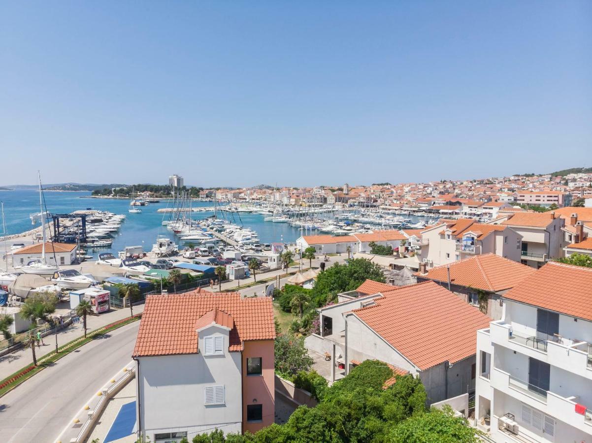 Apartment And Rooms Artina Vodice Luaran gambar