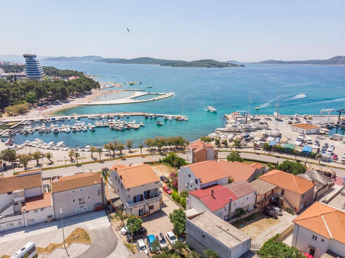 Apartment And Rooms Artina Vodice Luaran gambar