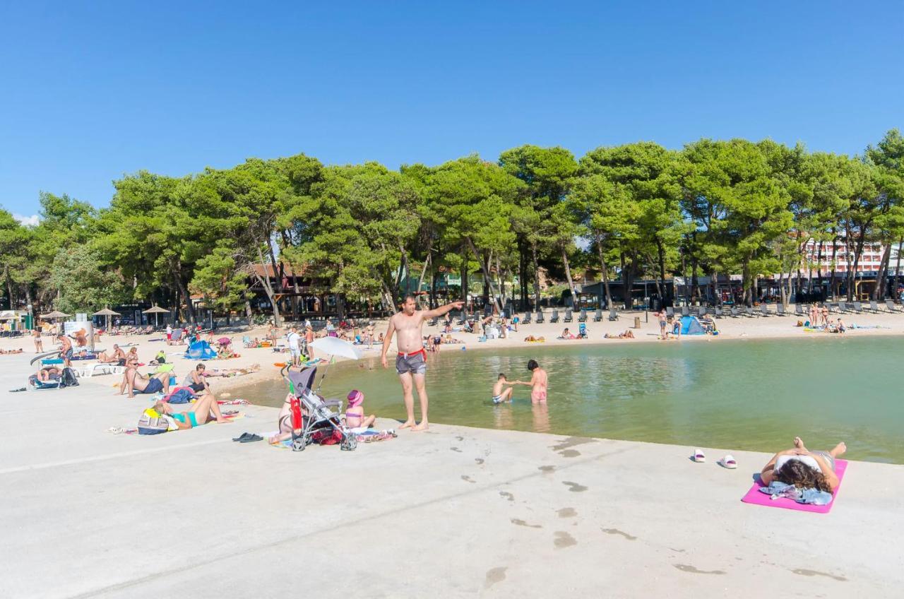 Apartment And Rooms Artina Vodice Luaran gambar